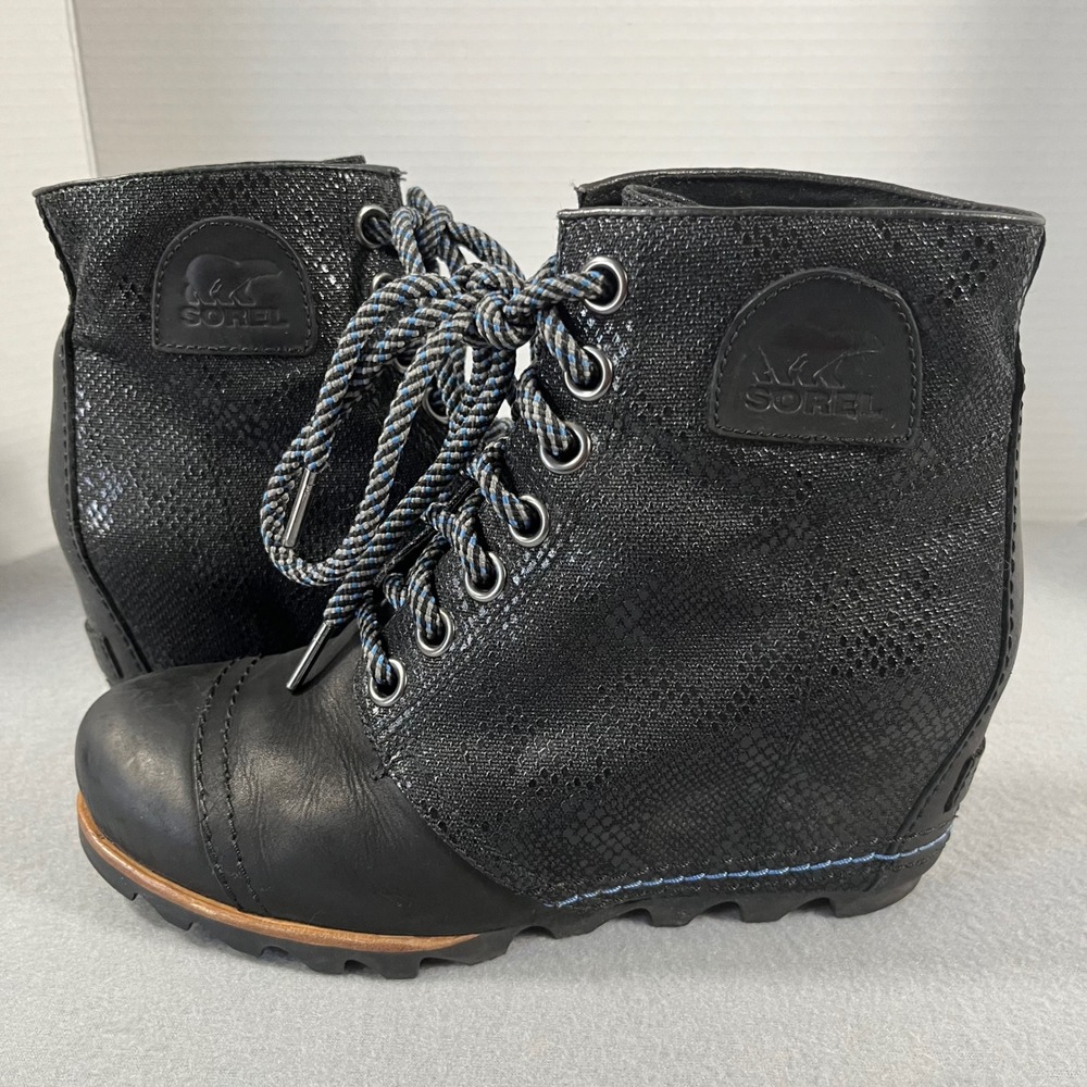 Sorel Black Wedge Lace‎ Up Ankle Boots Women's Size 8.5 Snake Print Heel